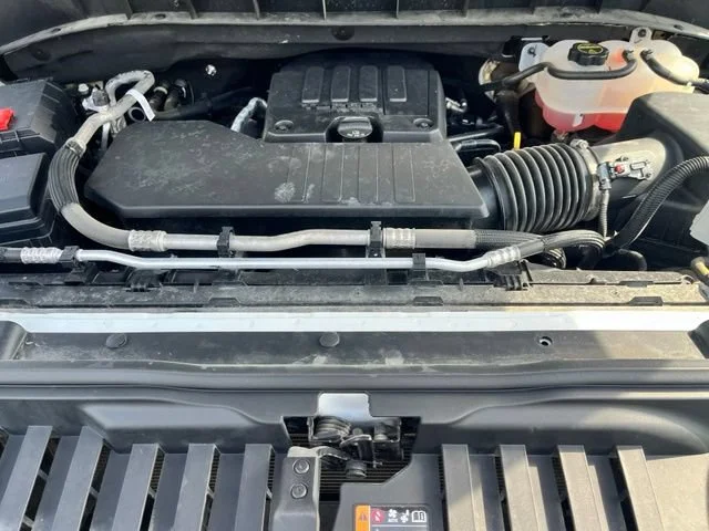 Used 2025 Summit White Chevrolet LT image 29