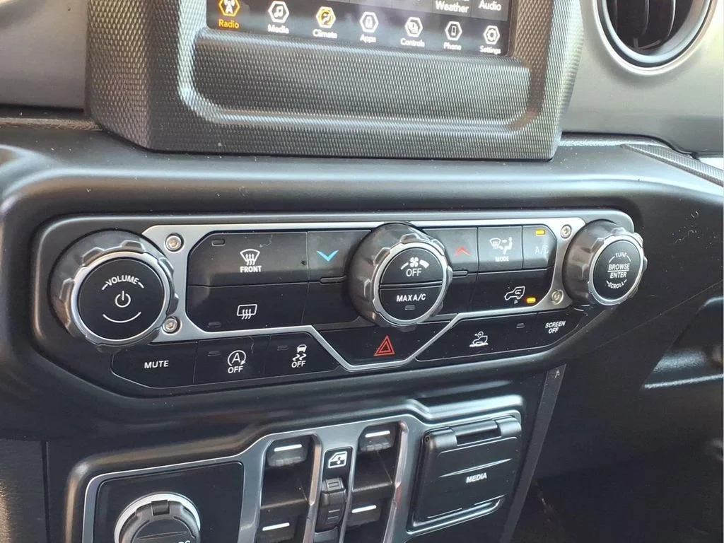 Used 2022 White Jeep Unlimited Willys image 6