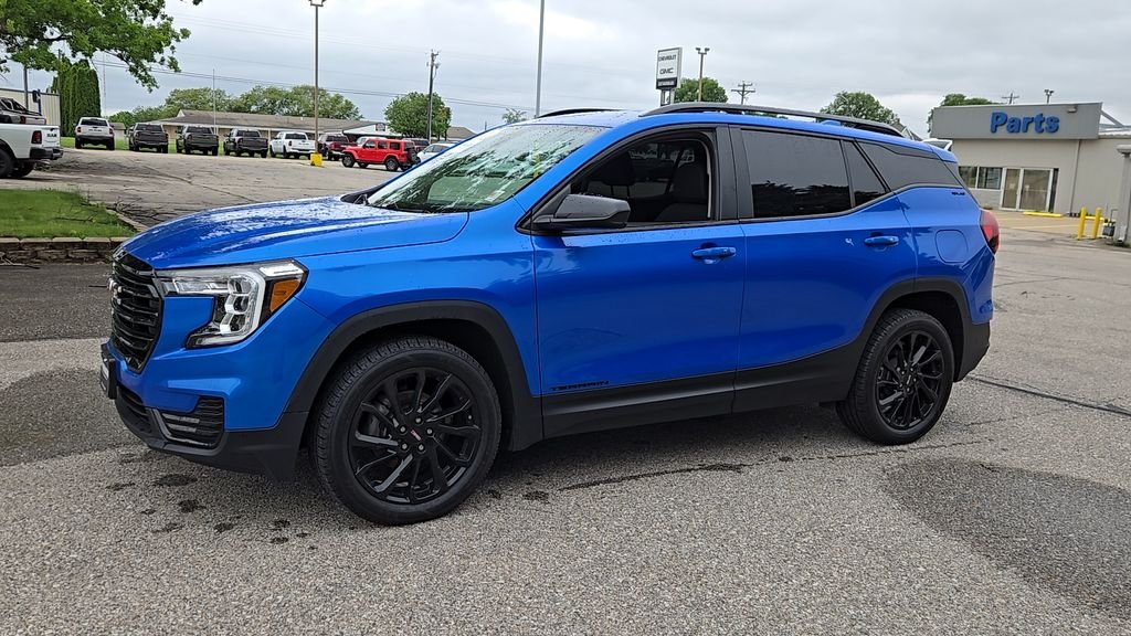 Used 2024 Blue GMC SLE image 4