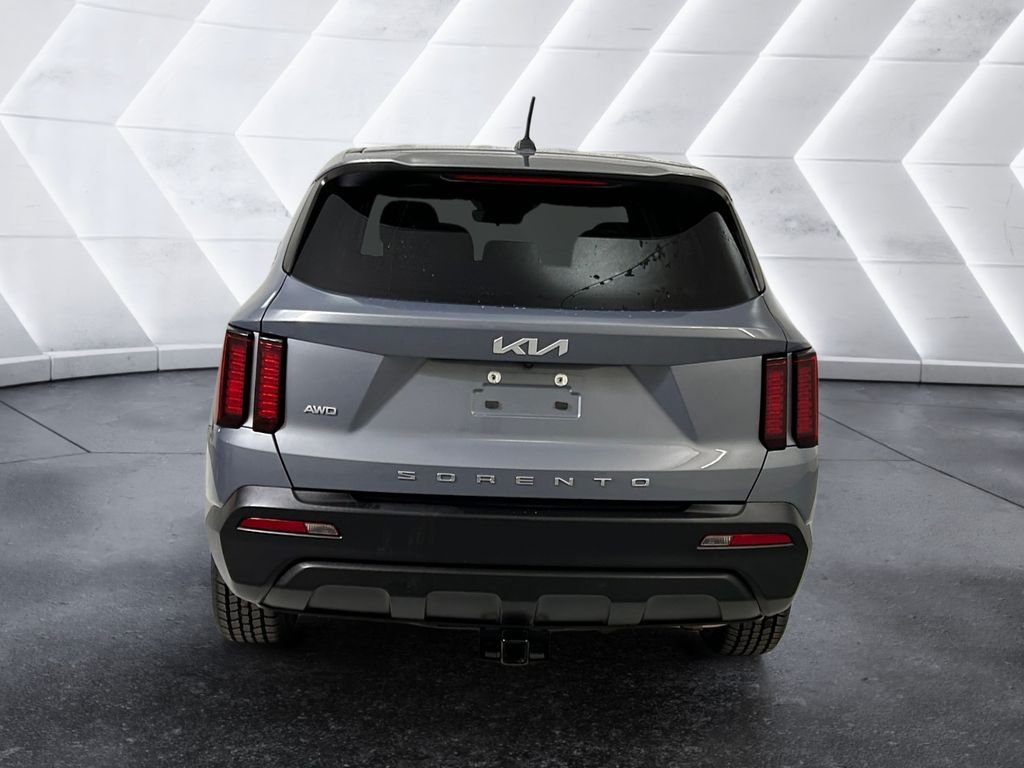 Used 2022 Silver Kia LX image 5