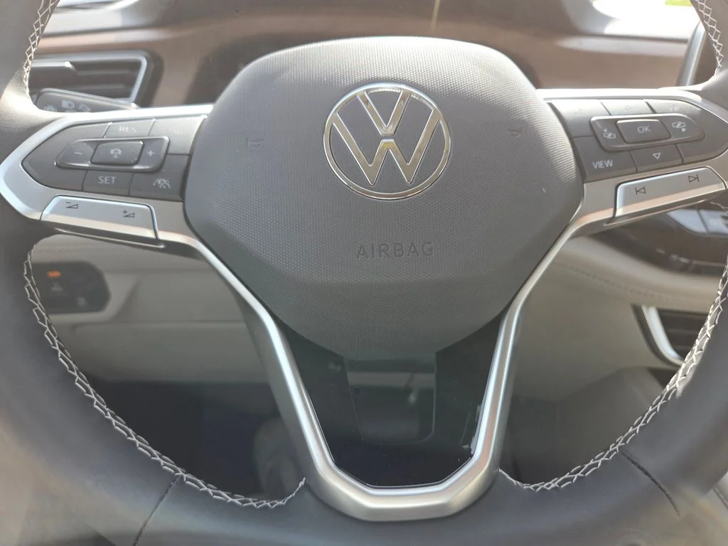New 2026 Mountain Lake Blue Metallic Volkswagen 2.0T SE w/Technology image 12