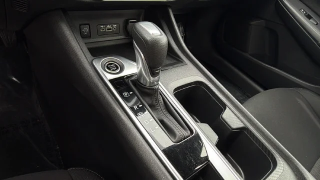 Used 2025  Nissan SV image 29