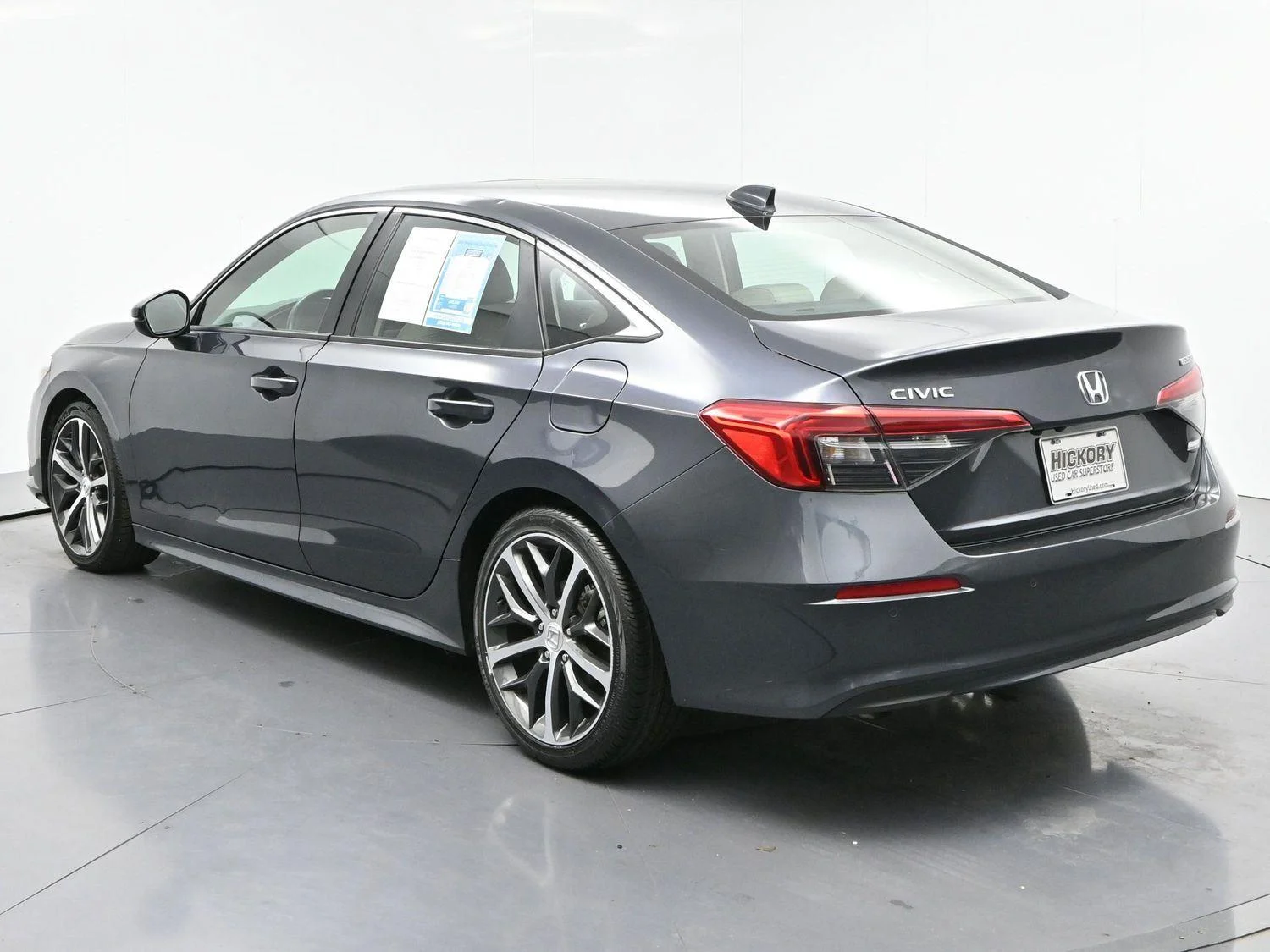 Used 2024 Meteorite Gray Metallic Honda Touring image 5