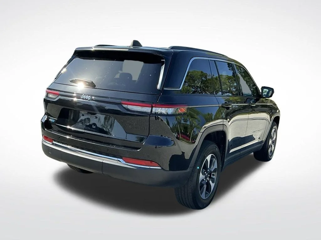 Used 2024 Black Jeep 4xe image 14