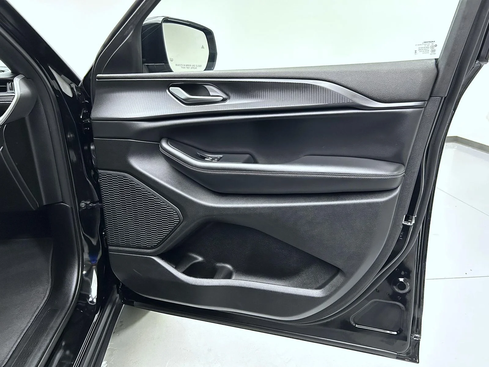 Used 2023 Black Jeep Altitude X image 16