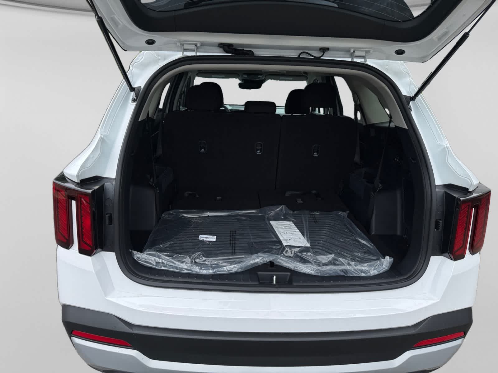 New 2026 Glacial White Pearl Kia LX image 23