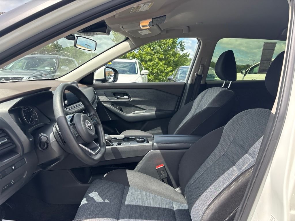 Used 2023 White Nissan SV image 19