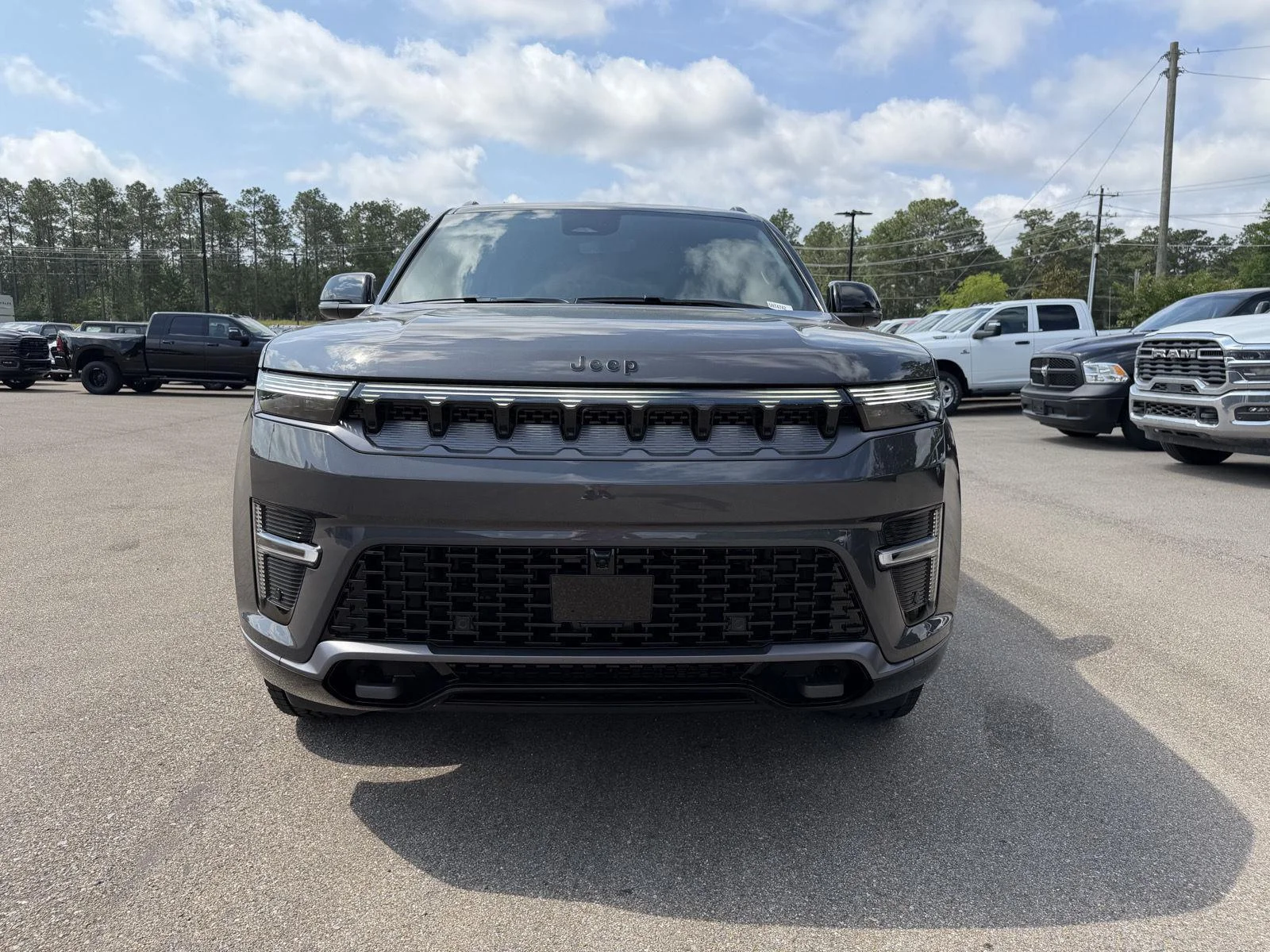 New 2026 Baltic-Gray Metallic Clear-Coat Exterior Paint Jeep Upland image 2