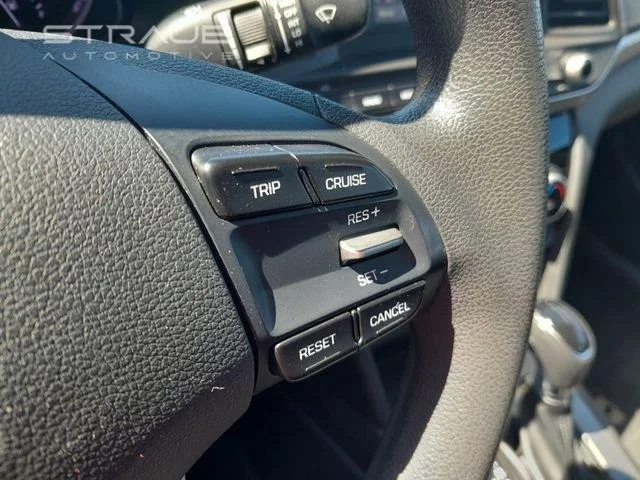 Used 2019 Machine Gray Hyundai SE image 15