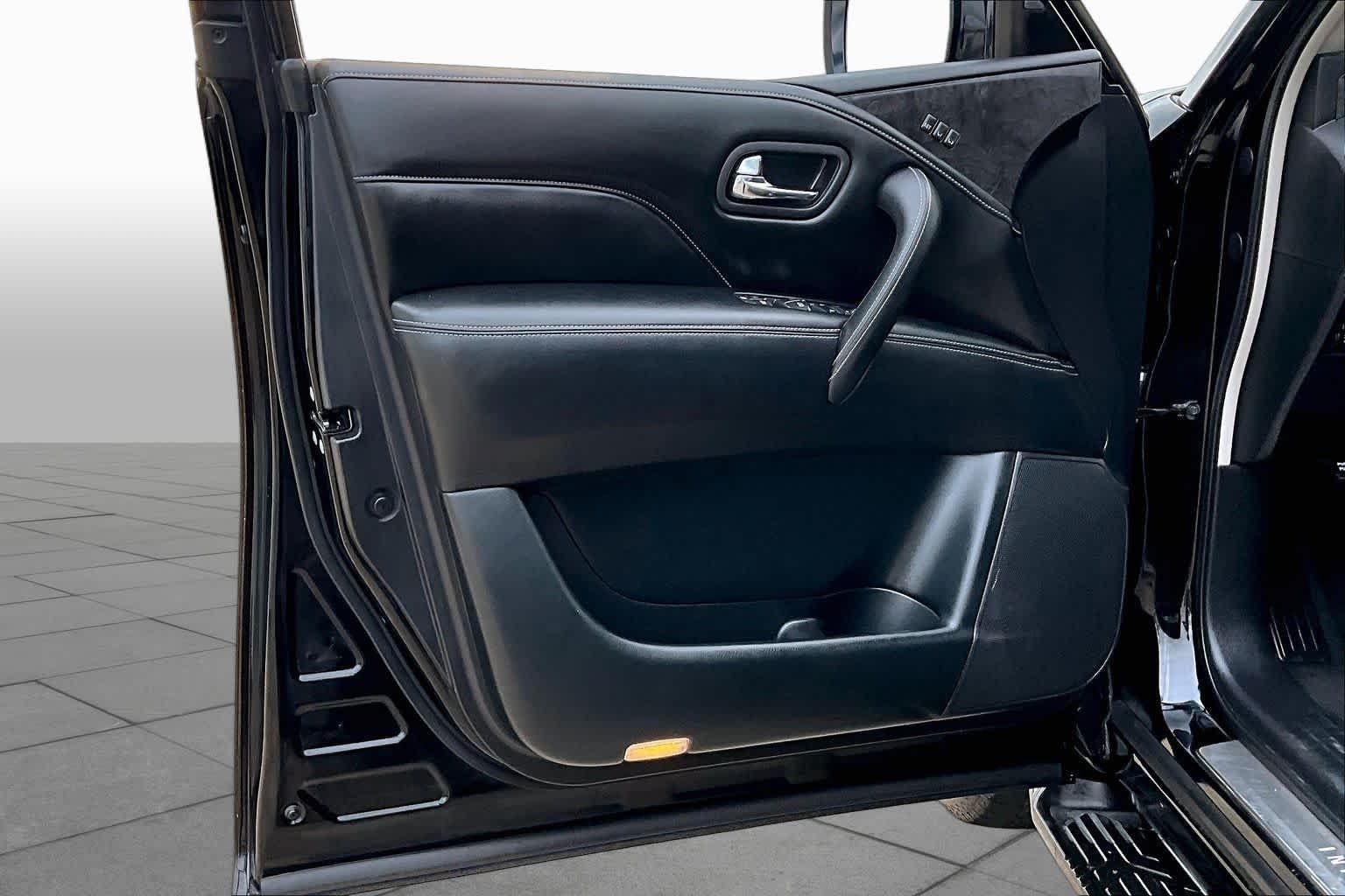 Used 2020 Black Obsidian INFINITI LUXE image 22