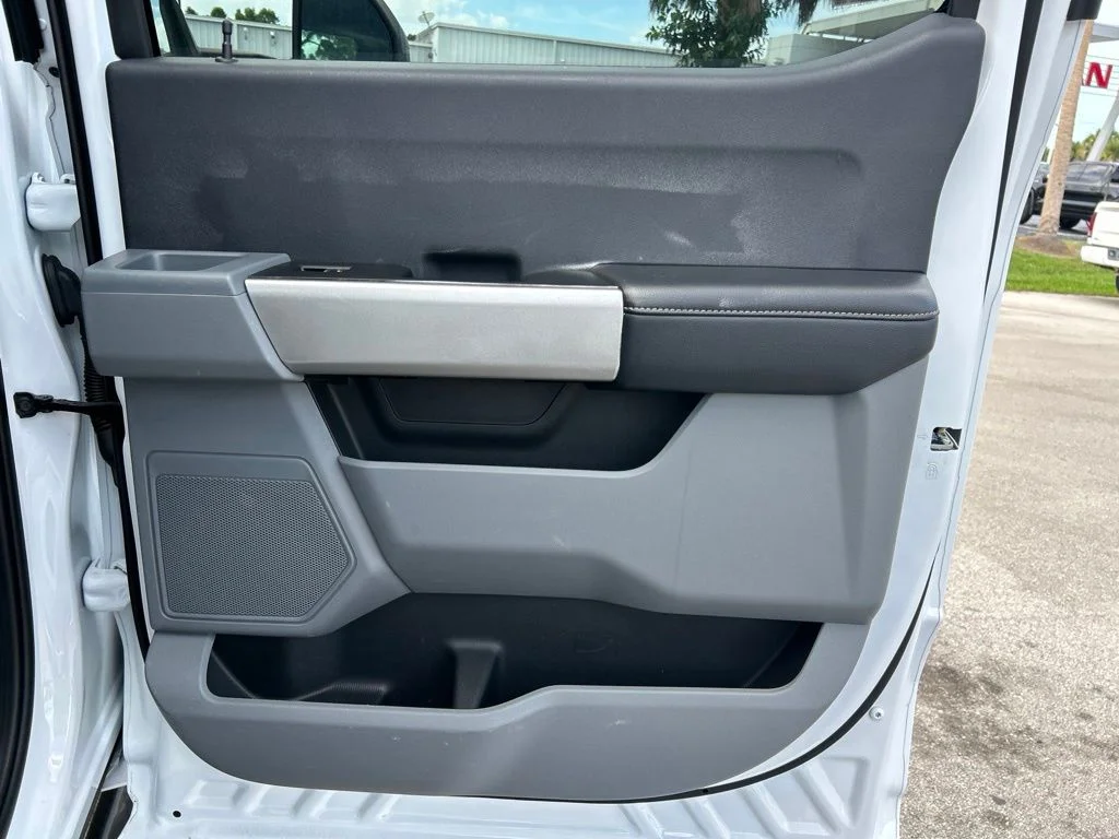 Used 2025 Oxford White Ford XLT image 42