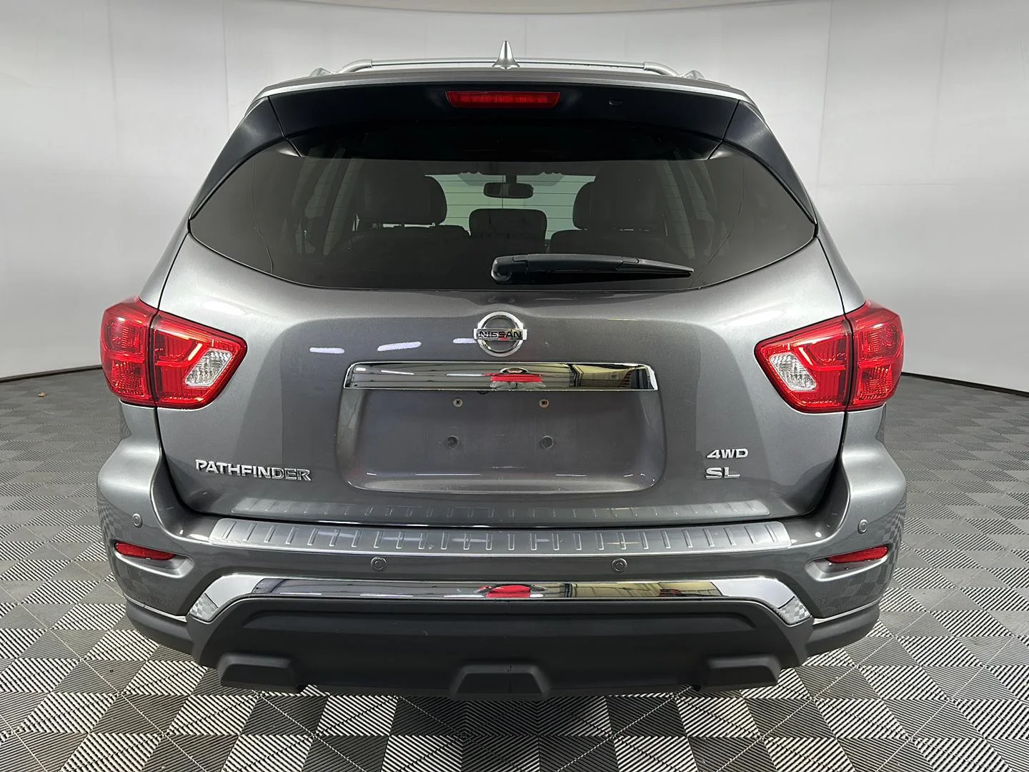 Used 2020 Gun Metallic Nissan SL image 28