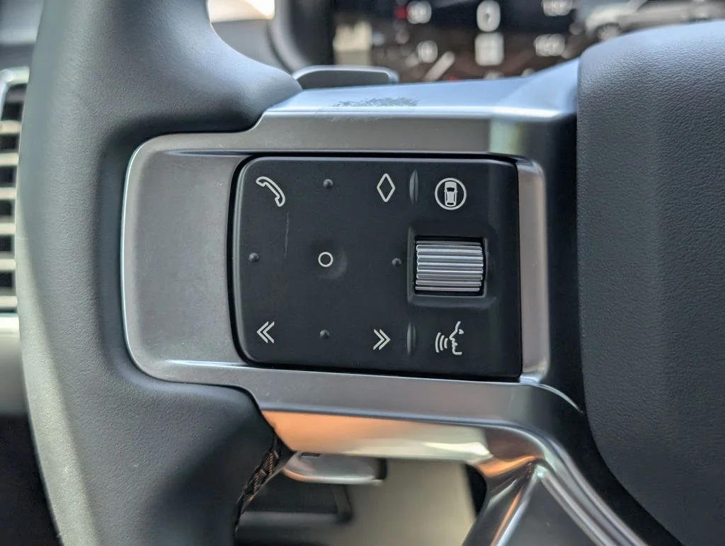Certified Used 2025 White Land Rover Dynamic SE image 27