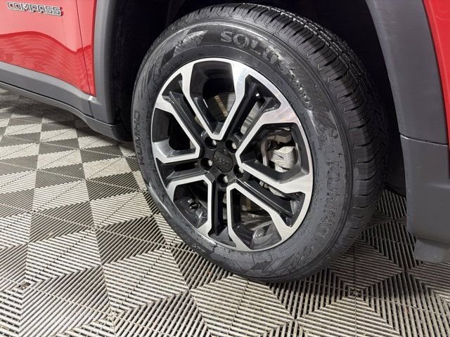 Used 2024 Jeep Compass Limited with VIN 3C4NJDCN6RT582462 for sale in Shakopee, Minnesota