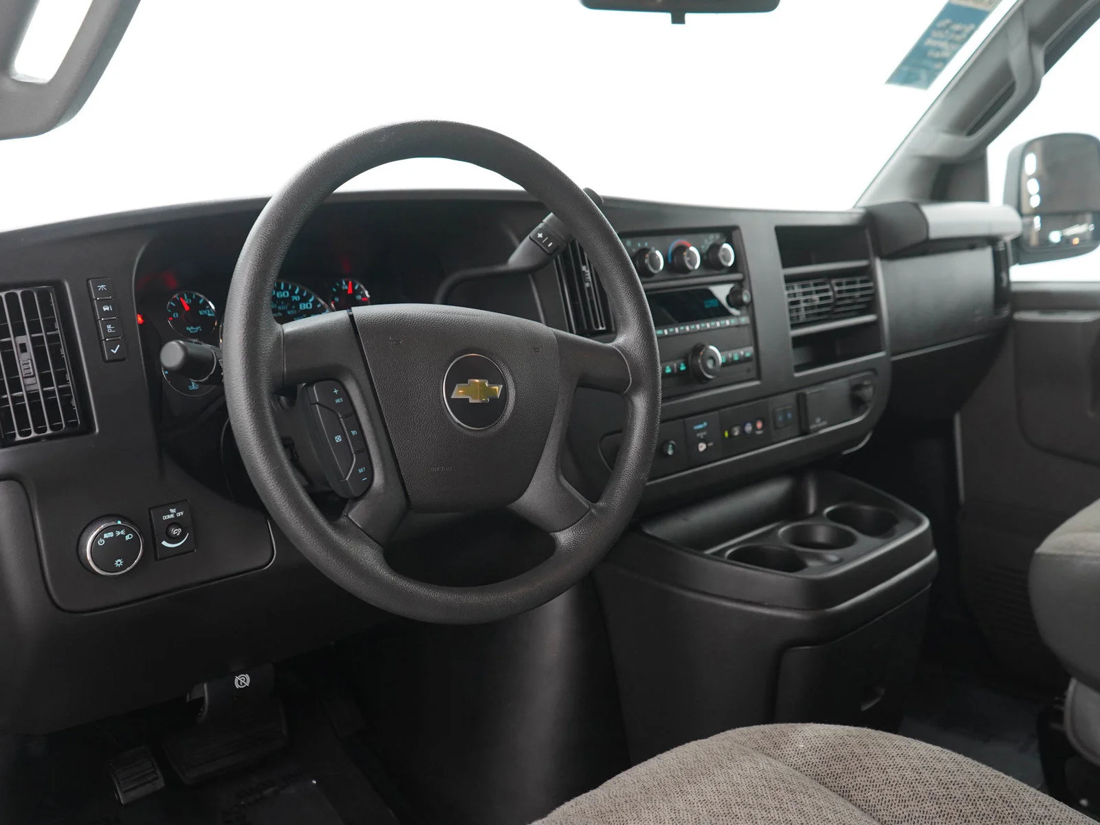 Used 2025 Summit White Chevrolet LT image 18