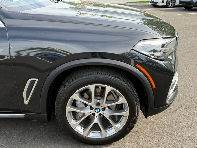 Used 2022 Black Sapphire Metallic BMW xDrive40i image 9
