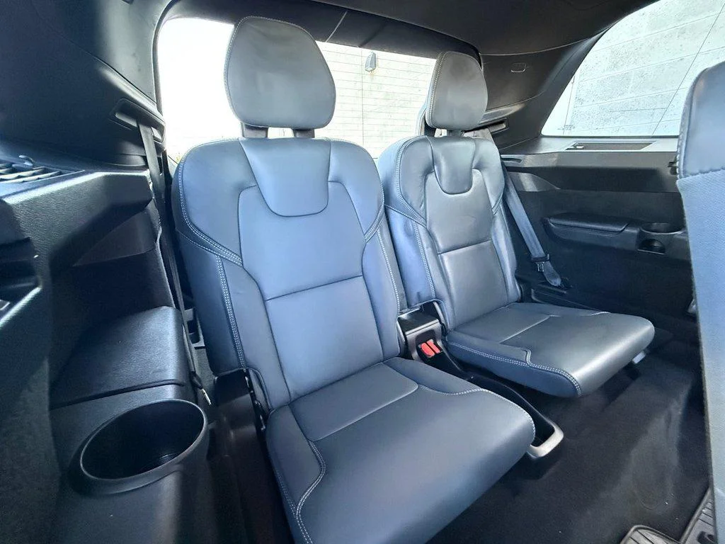 Used 2021 Birch Light Metallic Volvo INSCRIPTION image 18