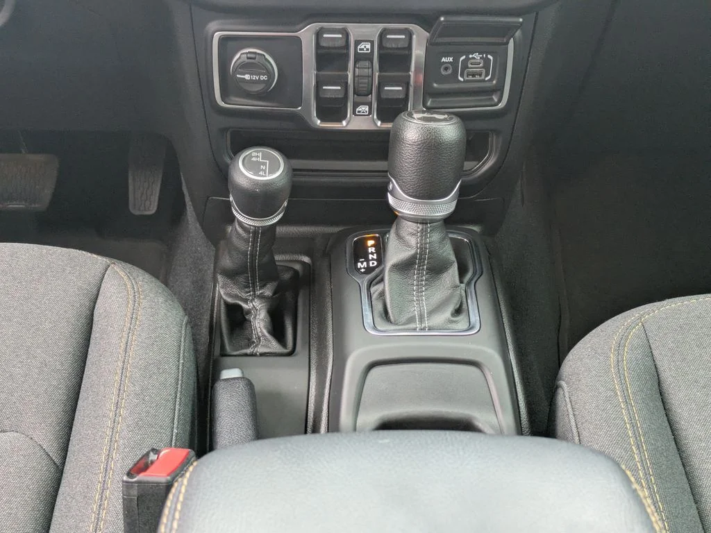 Used 2024 Gray Jeep Sahara image 18