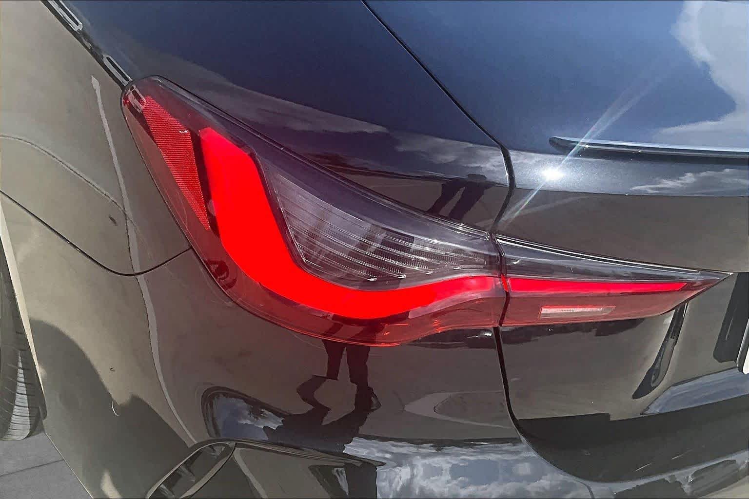Used 2024 Black Sapphire Metallic BMW M440i image 25