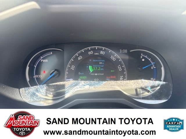 Used 2025 Silver Toyota XLE Premium image 18
