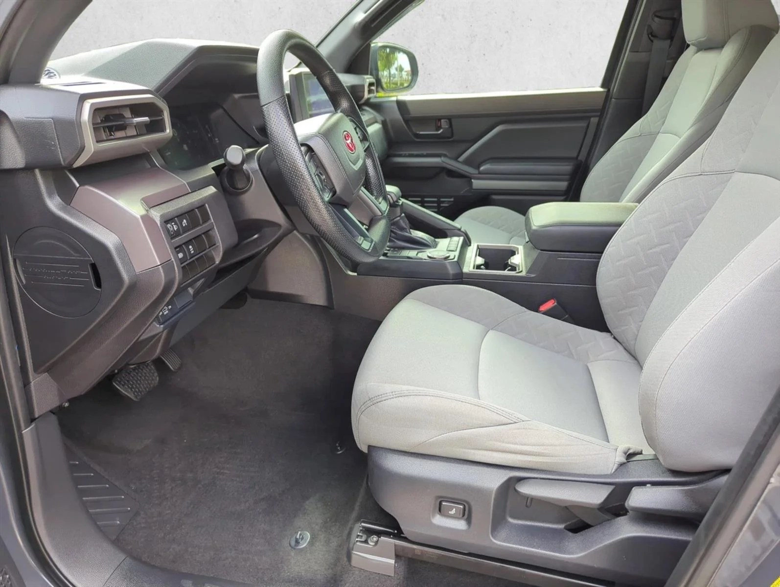 Used 2025 Underground Toyota SR5 image 13