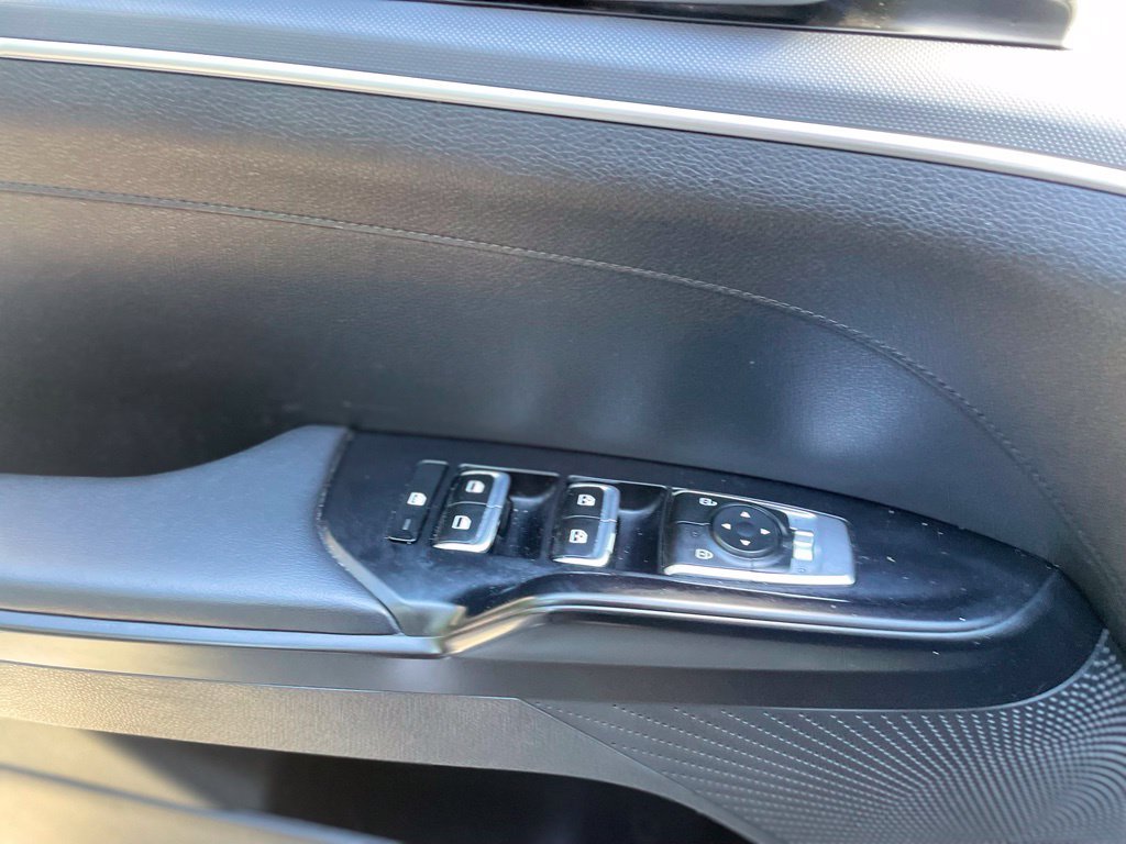 Used 2022 Ebony Black Kia GT-Line image 9