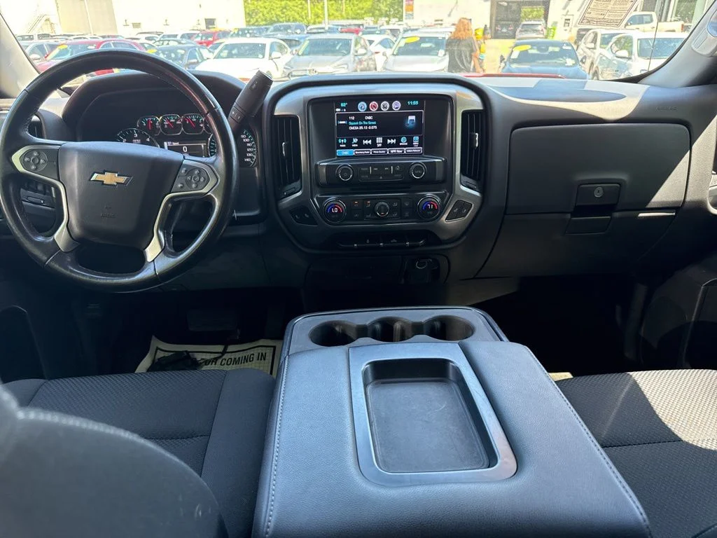 Used 2018 Red Chevrolet LT image 18