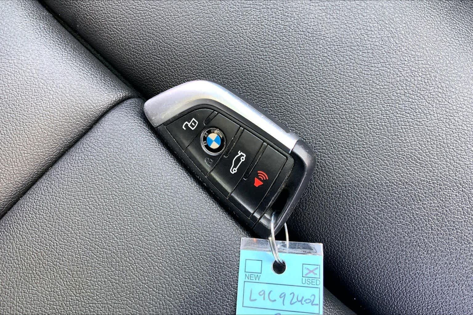Used 2020 Dark Graphite Metallic BMW sDrive30i image 14