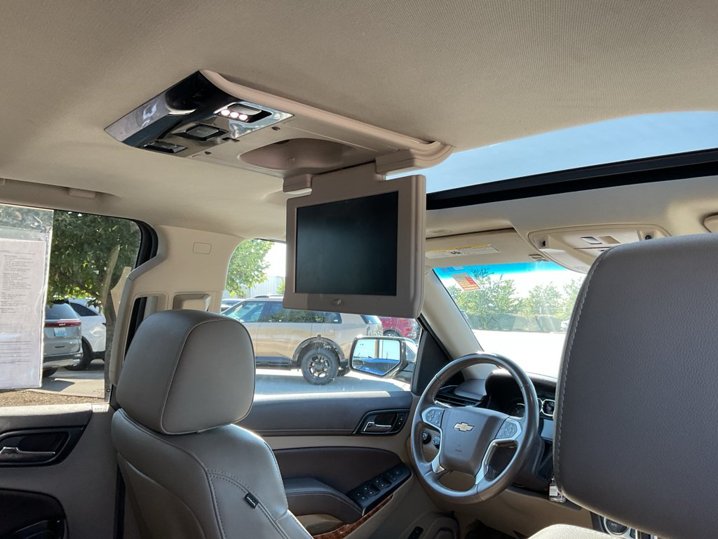 Used 2015 White Diamond Tricoat Chevrolet LTZ image 16