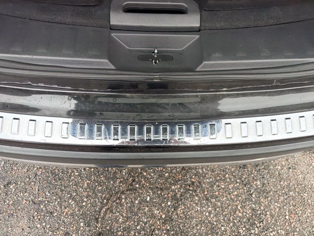 Used 2017 Black Nissan SL image 11