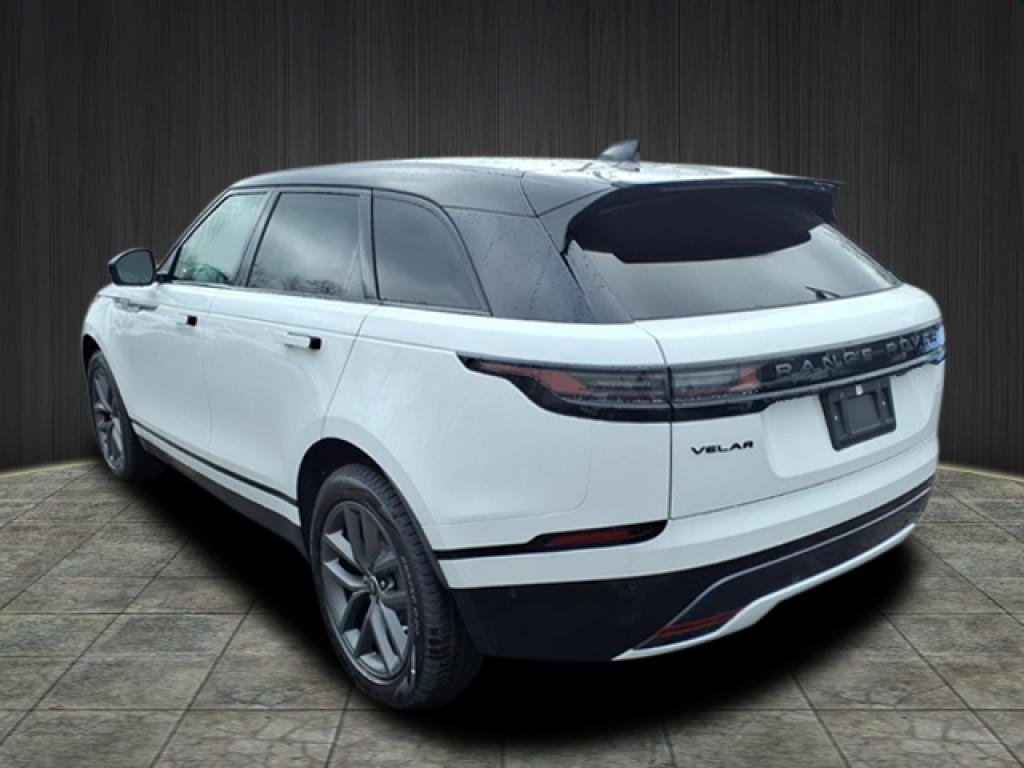 New 2026 Fuji White LAND ROVER Dynamic SE image 3