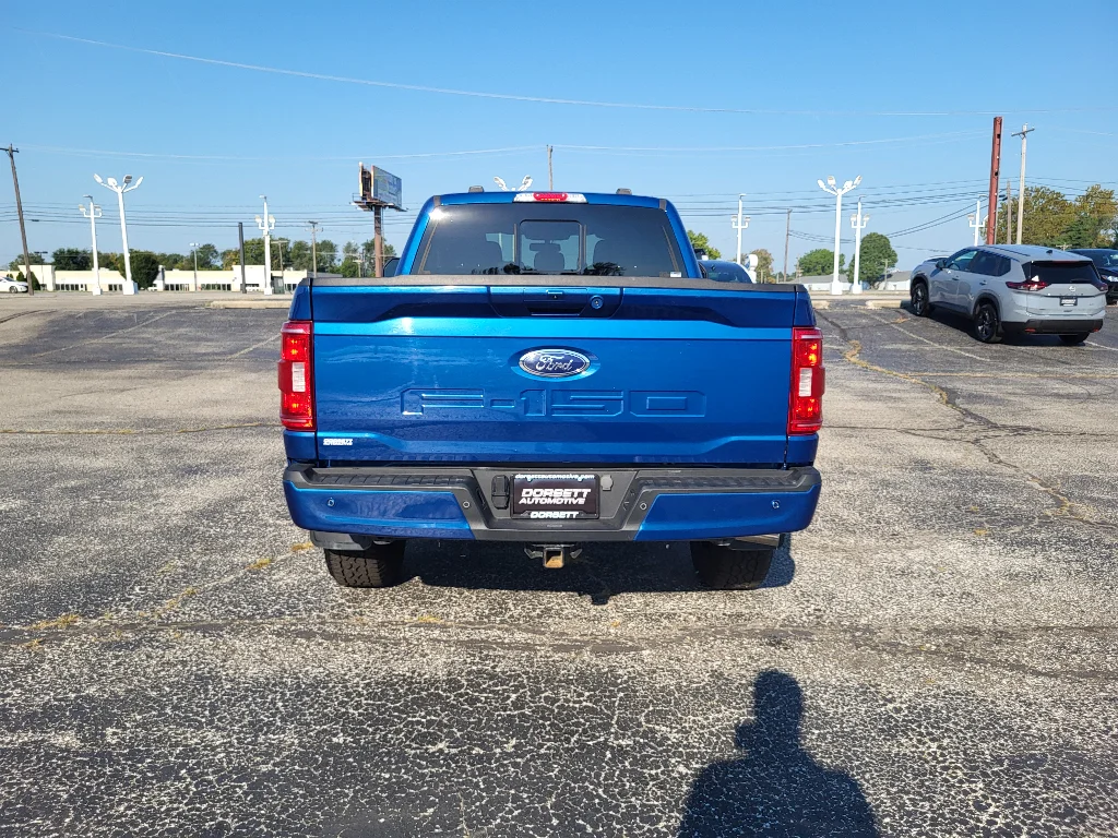 Used 2023 Atlas Blue Metallic Ford XLT image 7