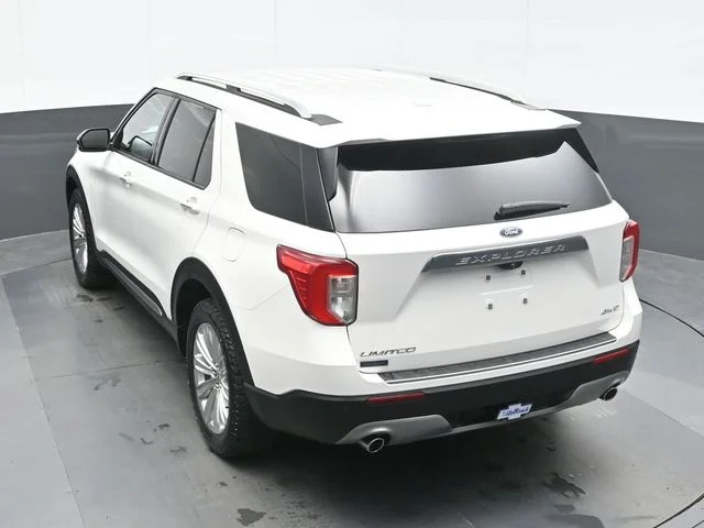 Used 2021 White Ford Limited image 10