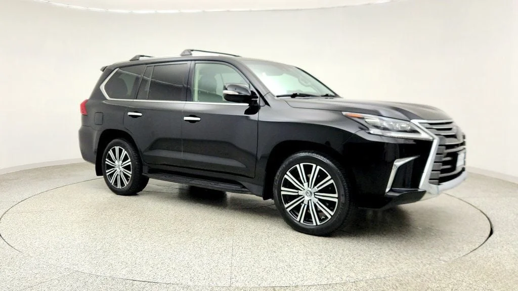 Used 2019 Black Onyx Lexus LX 570 Three Row 4WD w/ Mark Levinson, Rear DVD & Luxury Pkg image 3