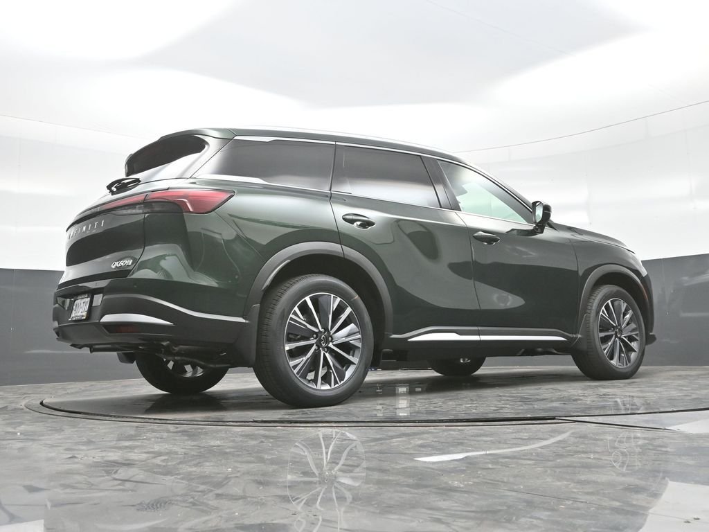 New 2026 Green INFINITI LUXE image 28