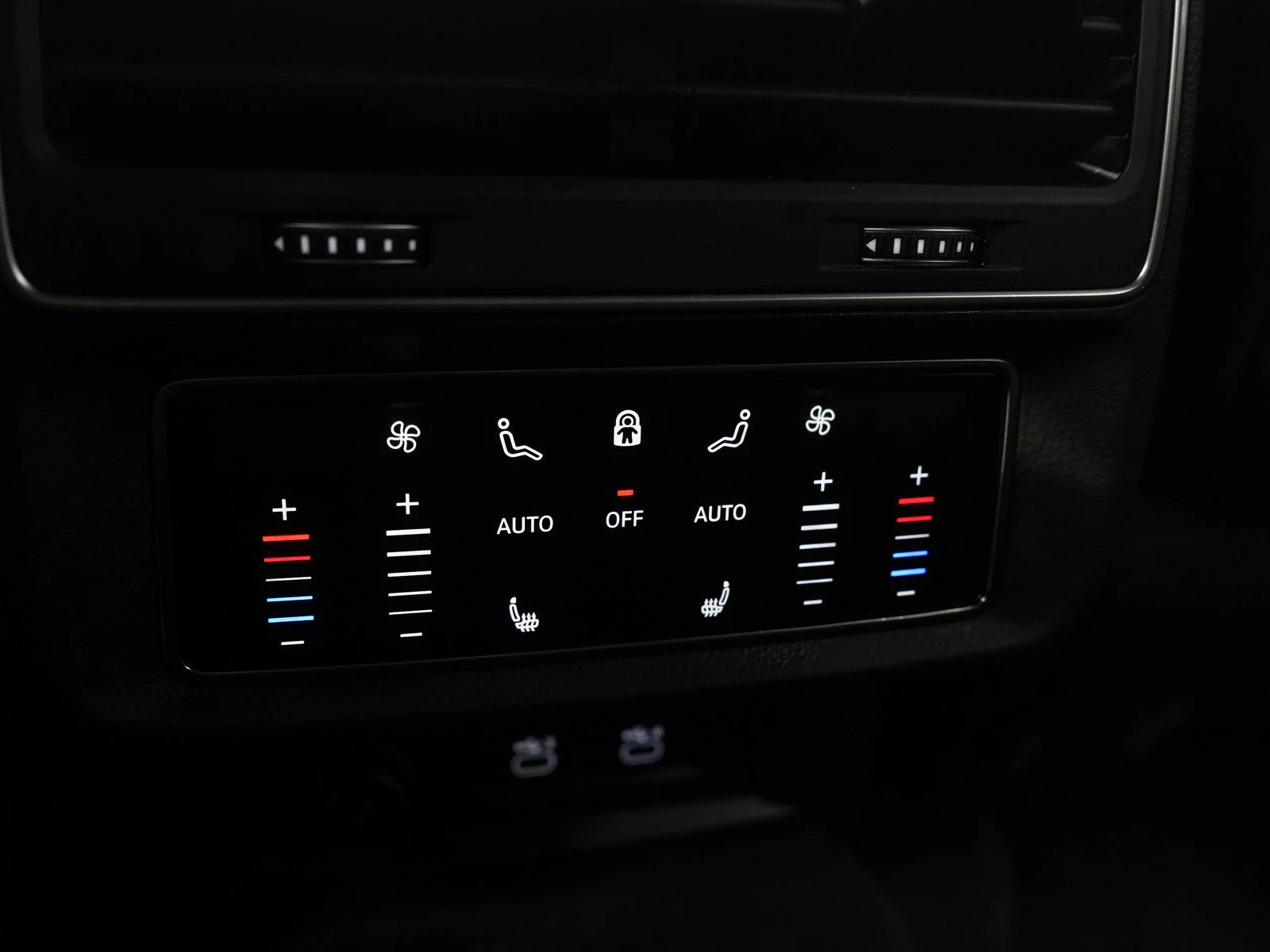 Used 2021 Night Black Audi 4.0T image 17