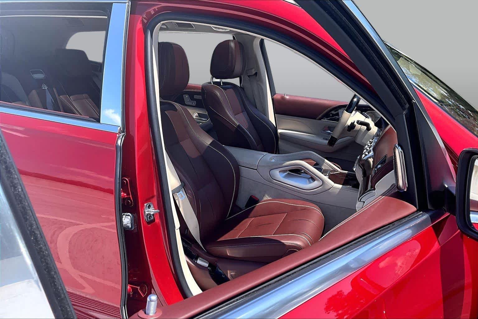Used 2023 MANUFAKTUR Cardinal Red Metallic Mercedes-Benz Maybach GLS 600 image 9