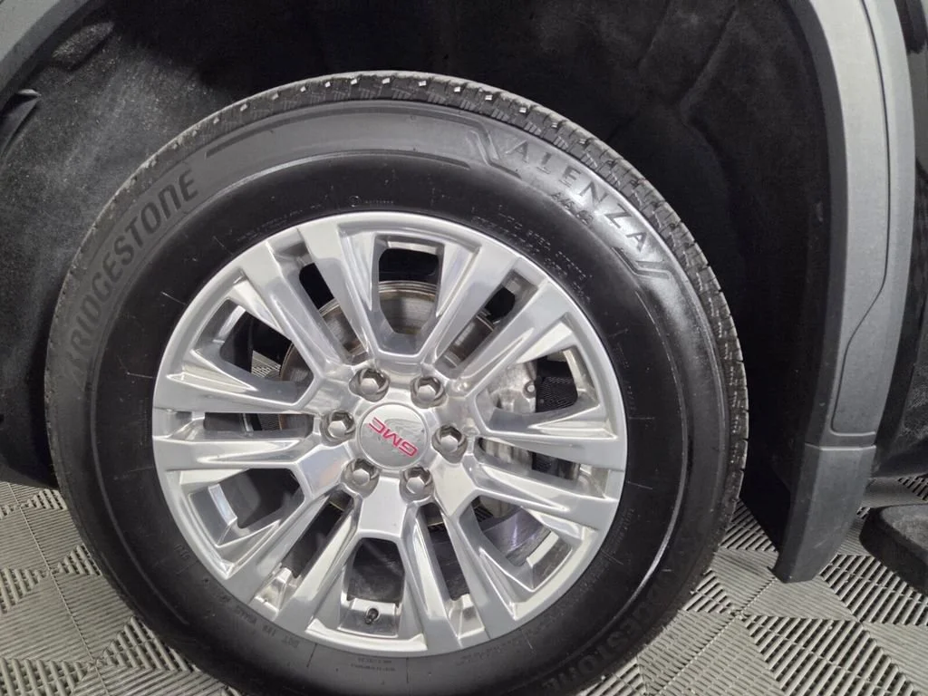 Used 2024 Onyx Black GMC Denali image 8