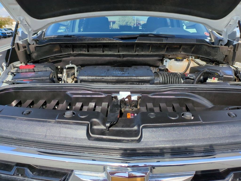 Used 2024 White Chevrolet LT image 32
