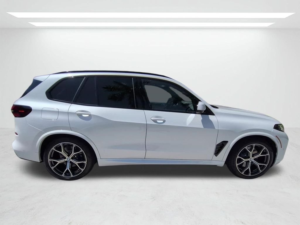 New 2026 White Metallic BMW xDrive40i image 3