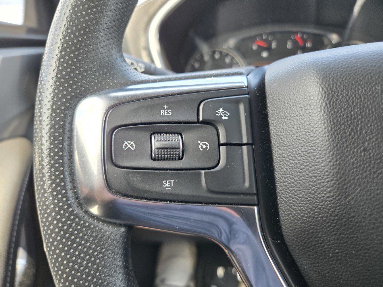 Used 2023 Summit White Chevrolet LT image 18