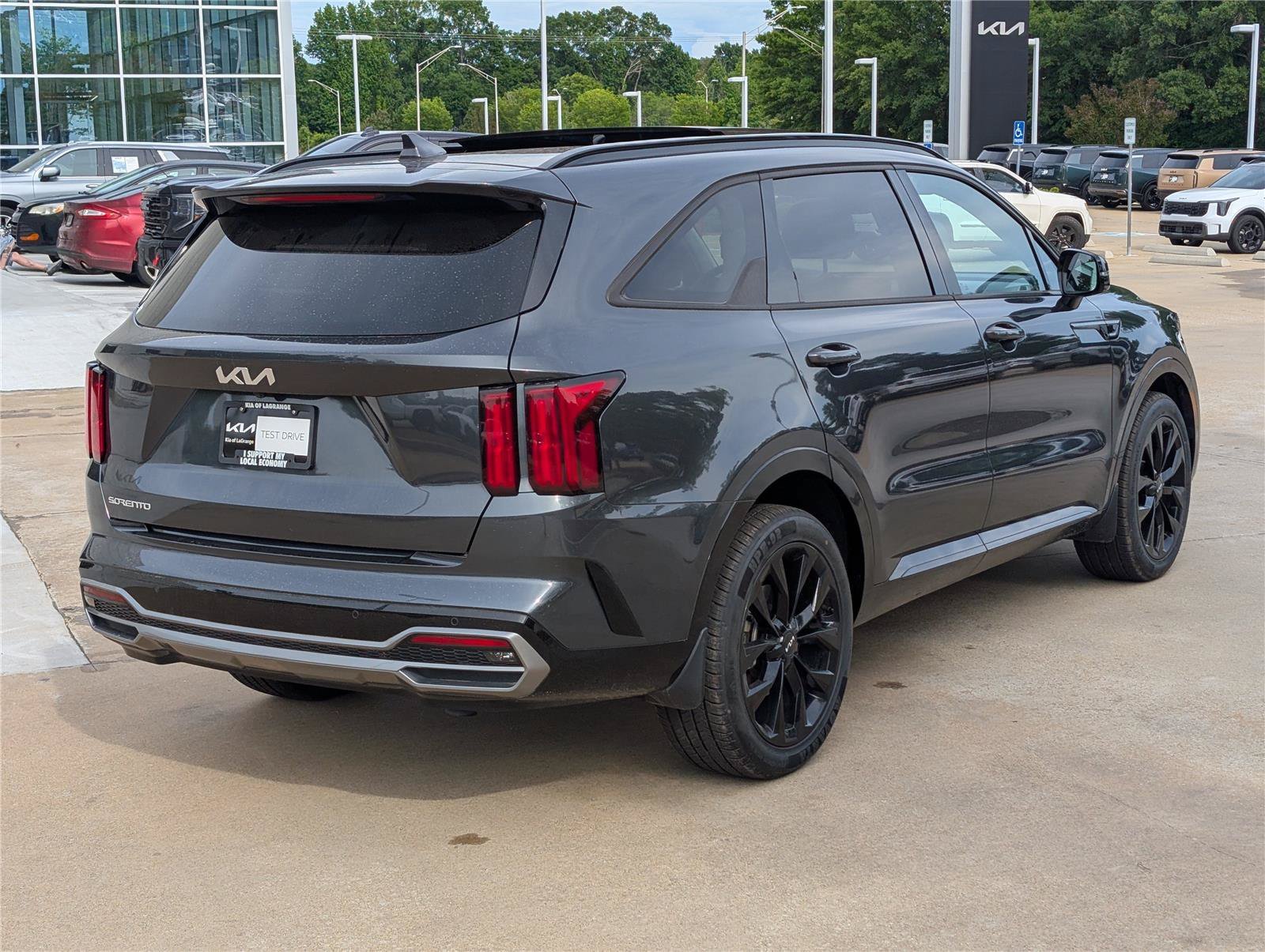 Used 2023 Gravity Grey Kia SX image 8