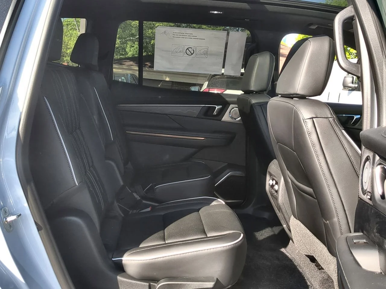 New 2026 Iridescent White Tricoat Buick Avenir image 28
