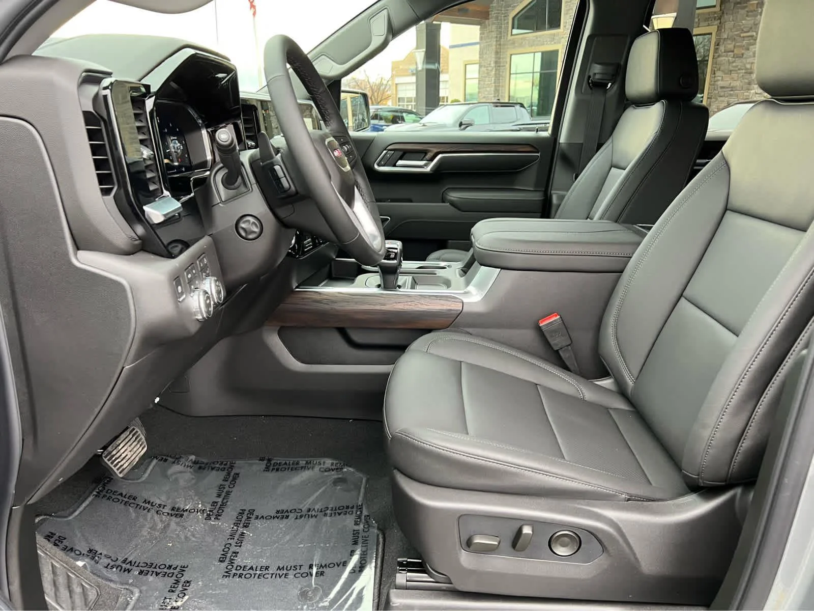 2026 GMC Sierra 1500 SLT - Photo 14