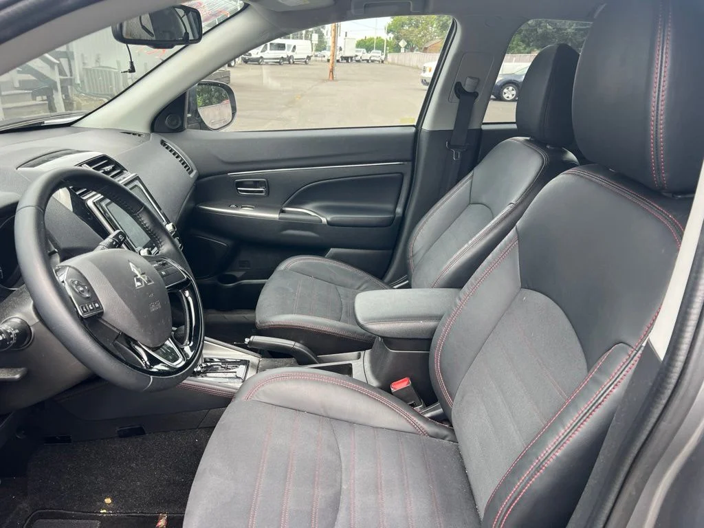 Used 2022 Gray Mitsubishi 2.0 SE image 8