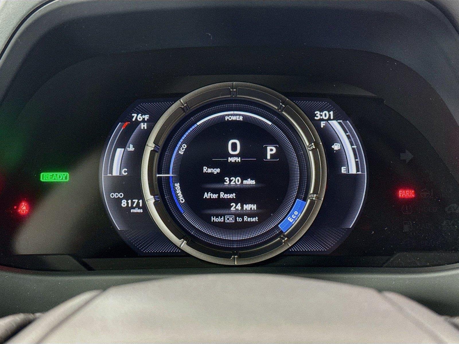 Used 2024 Iridium w/ Obsidian Roof Lexus UX 250h F SPORT Handling image 22