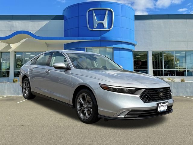 Used 2023 Lunar Silver Metallic Honda EX image 1