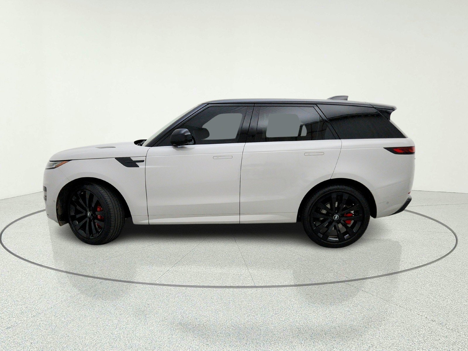 Used 2025 BORASCO GREY Land Rover Dynamic SE image 14