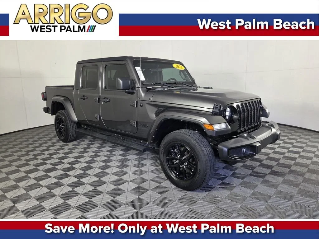 Used 2022 Granite Crystal Metallic Clearcoat Jeep Altitude image 1