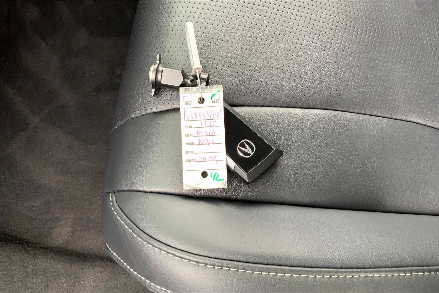 Used 2025 Liquid Carbon Metallic Acura w/Technology Package image 15